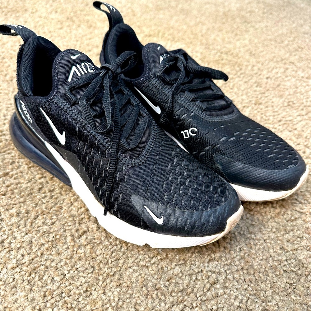 Nike 270s